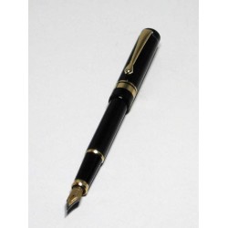 5T. Pluma  Pk  Plástico Negro  Sin Caja