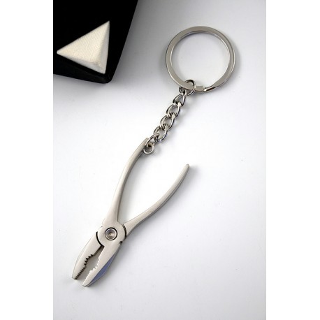 1T. Llavero Metal Alicates