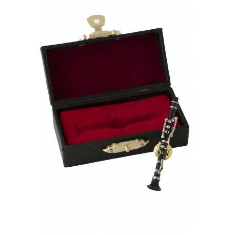 5T. Clarinet-shaped metal pin with case 6 cm