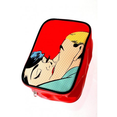 5T. «Kiss» toilet bag