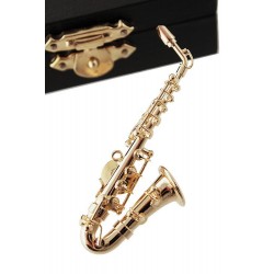 5T. Pin saxofon
